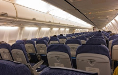 【泣き声】「赤ちゃんを飛行機へ連れてくるのはやめて」　約60％の人が「機内で子どもに快適さを損なわれた」と回答　周囲への気遣いをめぐり議論に