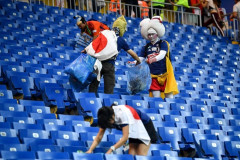 【悲報】米メディア「日本人サポーターのゴミ拾いは清掃員の仕事を奪う恐れがある」ｗｗｗｗｗｗ