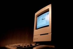 Appleって昔は「Windowsではない洒落たパソコン出してる会社」だったよな