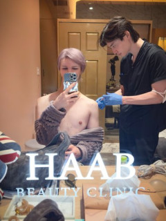 【画像】Mattさん、肩にヒアルロン酸注入でハンガー型シルエットになってしまう