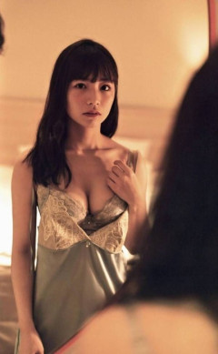 【画像】お●ぱいと腹筋のバランスが素晴らしい娘が埋れるグループがあるらしい
