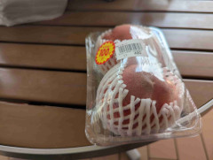最近、桃食べましたか?