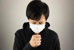 【戦慄】「最初はただのせきだった…」大阪でクラスター発生、40代男性がわずか数ヶ月で亡くなった『衝撃の病名』とは？