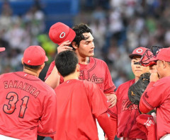 カープ悪夢のエラー連発〝負の連鎖〟で大量失点。佐藤啓今季初ヒット！黒原今季初登板！名原2安打も反撃はファビ2ランのみ【広島2-9ヤクルト/試合結果】