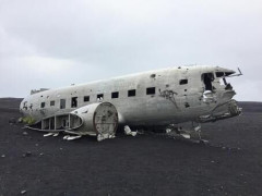 【悲報】アメリカの空が完全に呪われる。軍用機と民間機が相次いで炎上墜落した「現在の調査状況」がヤバすぎる