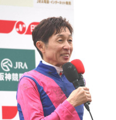 競馬見始めた頃の武豊の騎乗馬と言えば？←これで年齢わかるらしいの