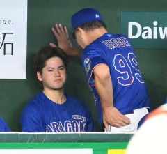 井上一樹、2ラン被弾した勝ち投手・金丸に詰め寄る