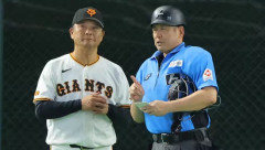 巨人・橋上秀樹監督代行、主将の岸田行倫捕手を公式戦初の一塁で起用した意図を明かす
