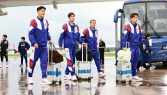 【朗報】サッカー日本代表のジャージ、平成レトロすぎると話題に