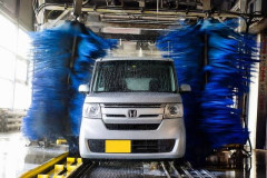 ボロい軽自動車が洗車機通してたから「通す意味あるんですか？」って聞いちまったよ