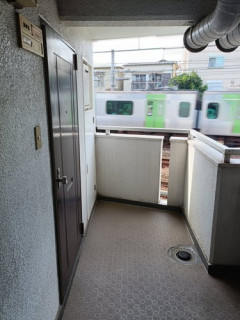 【悲報】東京の一般的な底辺民の暮らしがこちら