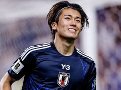 【画像】サッカー日本代表選手の熱狂的女性ファンがヤバイwwwwwwwwwwww