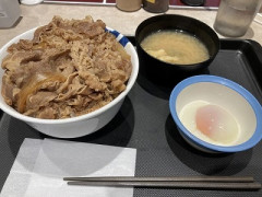 【悲報】松屋、一口だけ食べて客が退出