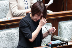 「豊かな子供たちは自衛隊とかなりません発言」の立憲民主党の古賀千景参院議員、国会で後悔の涙　[6/21]