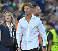 仏紙、日本に大敗のチュニジア代表ルナール監督を酷評「白シャツを汗でびしゃびしゃに濡らしたが無駄だった」日本には高評価