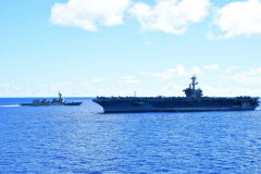 海自護衛艦「かが」「ふゆづき」「しらぬい」、米海軍空母「ジョージ・ワシントン」と共同訓練を実施！