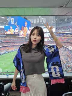 モデル新田さちか　W杯日本戦「関係者席」観戦、久保建英との関係めぐる憶測広がる