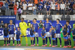 【困惑】森保Jさん、ロッカーに折り鶴を残して海外で称賛されてしまう