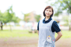 【悲報】保育士『ミニスカ履いて彼氏と手をつないでた』だけでこうなる…⇒！！！