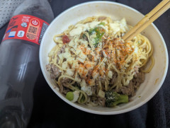 【画像】マルタイラーメンで油そば作るのが流行ってるらしいからやってみた