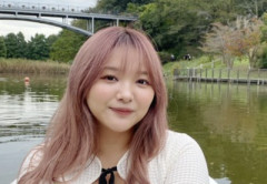 【画像】さすがにお胸に特徴がありすぎる女さん、見つかる