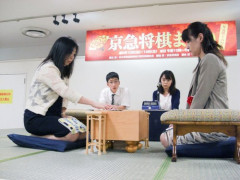 【困惑】女流棋士会さん、相次ぐ迷惑行為にガチで厳正対応へ・・・・・・・・・