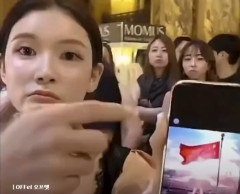 【速報】中国人観光客が「撮影スポット」を長時間独占、欧州客と口論→中国国旗を見せ「我々は大国の子、中国人だぞ失せろ」とアピール