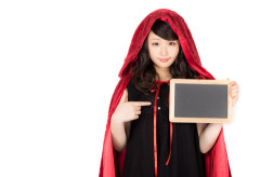A「結婚するけど式は挙げられない。身内だけで楽しみたいから協力してくれ」私達「よっしゃ！」→当日、やってきた彼女にAが「僕らの結婚式だよ…」と言うと、彼女の顔はみるみる