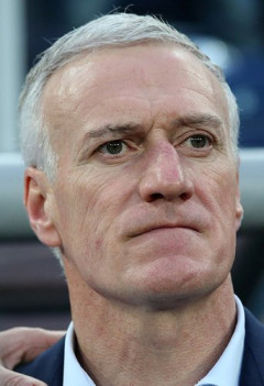 【困惑】フランス代表デシャン監督さん、母親の葬儀でW杯を一時離脱