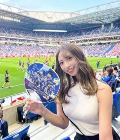 【画像】日本人まんさん「W杯スタジアムに来た！ｗ」ﾊﾟｼｬ→炎上ｗｗｗｗｗｗｗｗｗｗ