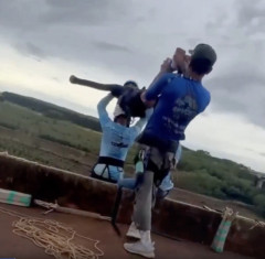 【動画】紐無しバンジージャンプしたまんさん、重症wwwwwwwwwwwwwwwwwwwww