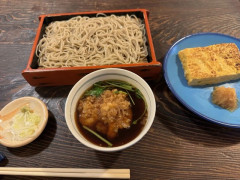 外国人「お前らは冷たい蕎麦or温かい蕎麦どっちが好き？」