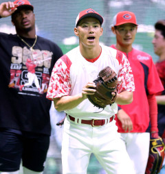 カープ中村奨成が〝3度目の正直〟で定位置奪取へ「レギュラーをもう1度」2度の2軍再調整経て昇格