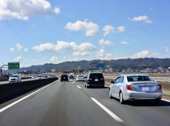 【画像】こういう運転する奴何考えてるのかわからないんだけど・・・