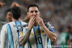 メッシさん、試合中に走った距離たったの2.6キロｗｗｗｗｗｗｗｗ