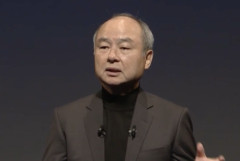 孫正義「60代には次にバトンタッチすると決めていたがまだ元気。ソフトバンクの成長に役立てる。あと10年、15年頑張る」