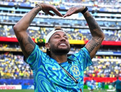 【悲報】ネイマールさん、2年8カ月ぶりのW杯出場で場内総立ち→試合後に涙