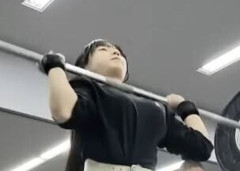 【画像】重量挙げ日本一の女子高生さんの鍛え上げられた肉体がコチラｗｗｗｗｗｗｗｗｗ