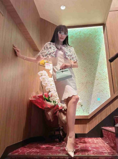 神田うの、娘の “進路相談” 食事会に超ド派手姿で参加…過去に “場違いコーデ” で批判されるも崩さぬハイブラ発信