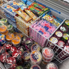 【画像】外国人店員「アイスの並べ方？まぁこんなんでええか🥱」