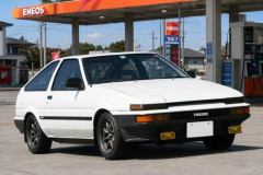 敵「いい車乗ってんじゃないかよ！ハチロクだろ！？」僕「ハチロクです…」