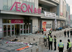 相次ぐ邦人拘束、経済破綻もふまえ、中国からの撤退を検討する日本企業！
