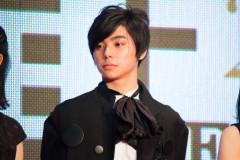 【悲報】俳優の村上虹郎さん、女の顔を殴って重傷を負わせて逮捕・・・・・・・・・