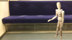 バスや電車では三度のうち二度は席を譲られる。アラフォーだが病気もなく健康なので断っている。