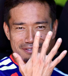 韓国人「韓国の決勝T進出がかかった試合に日本は勝つもりはなかった？『40歳ベテラン投入』という謎采配に韓国サポーターが衝撃！」→「勝利を放棄したのか？」