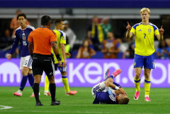 【悲報】サッカーとかいうスポーツの欠陥、「審判によってルールが違いすぎる」ことだと判明ｗｗｗｗｗｗｗ