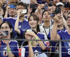 【衝撃】日本vsスウェーデン、泉里香さん石田純一さん江頭2:50さんら現地観戦ｗｗｗｗｗｗｗｗｗｗ
