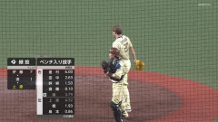 実況「上原は今シーズン西武にかなり打ち込まれてますが、新庄監督は送ってきました…」