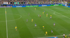 ◆W杯◆瑞典戦日本が先制した途端に中村敬斗のソックスを変えろとピッチ外に強制退去させた主審がクソすぎる件