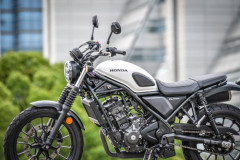 【悲報】250ccとかいう貧困用のバイクｗｗｗｗｗｗｗｗｗｗ